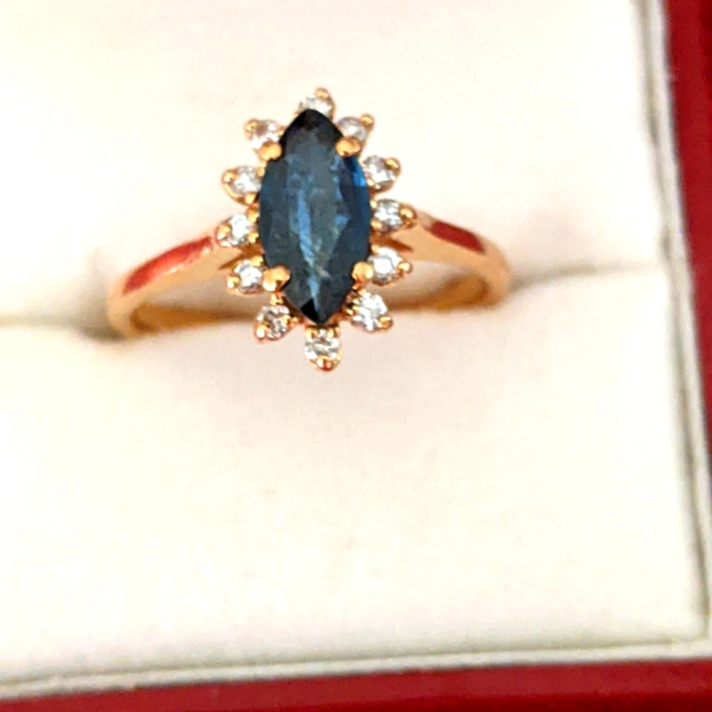 14K💛 GOLD DIAMONDS & MARQUIS CUT SAPPHIRE RING